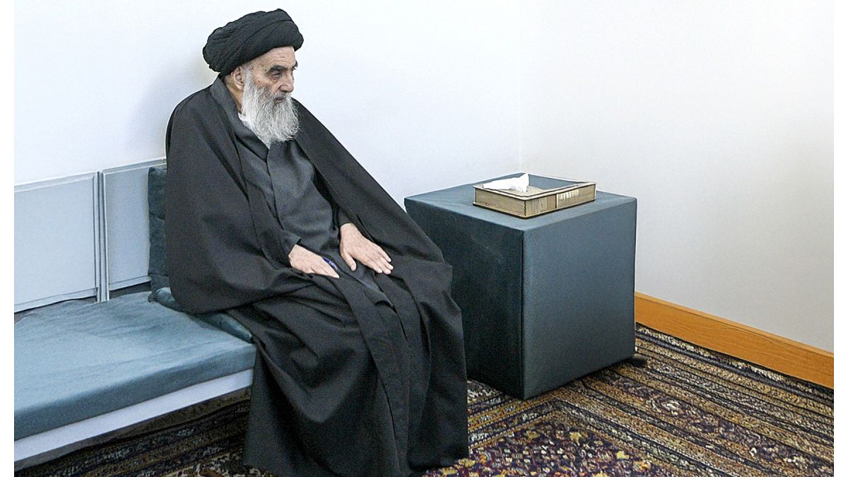 بغداد تشتكي إسرائيل لمجلس الأمن بعد استخدامها الأجواء العراقية في الهجوم على إيراندان المرجع الديني الأعلى في العراق السيد علي السيستاني بشدة الهجوم الإسرائيلي على إيران، واعتبره اعتداءً خطيراً يستهدف المدنيين والعلماء. كما نددت الحكومة العراقية والزعيم مقتدى الصدر باستخدام أجواء البلاد في الهجوم، ورفعت بغداد شكوى رسمية إلى مجلس الأمن.اقرأ المقال كاملا