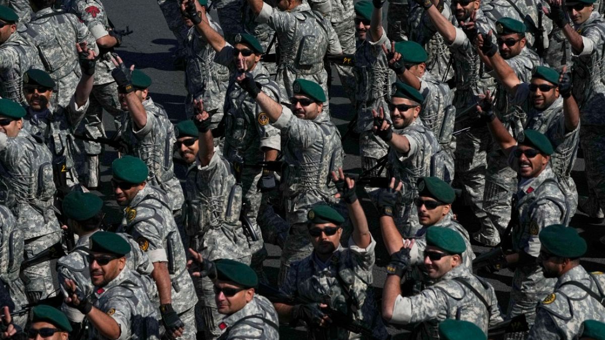 الشرق الأوسط على صفيح ساخن: ويتكوف وعراقجي في مسقط الأحدحذر المبعوث الأميركي للشرق الأوسط ستيف ويتكوف من أن امتلاك إيران لقدرات نووية يمثل تهديداً وجودياً لإسرائيل، مؤكداً وجوب منع طهران من تخصيب اليورانيوم.اقرأ المقال كاملا