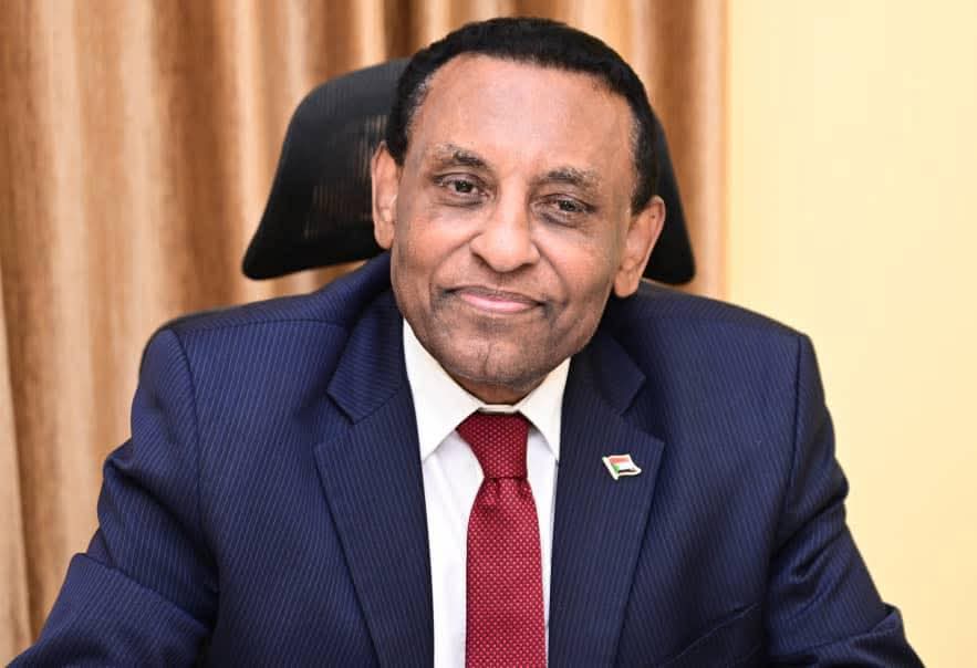 كامل ادريس يطمئن على البعثة الدبلوماسية والجالية السودانية بإيران