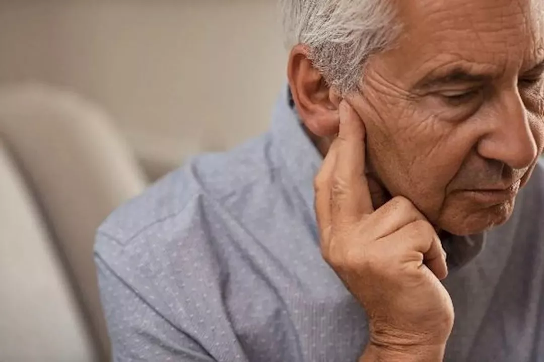 لا تتجاهله .. إلى ماذا يشير تكرار الصداع عند كبار السن؟