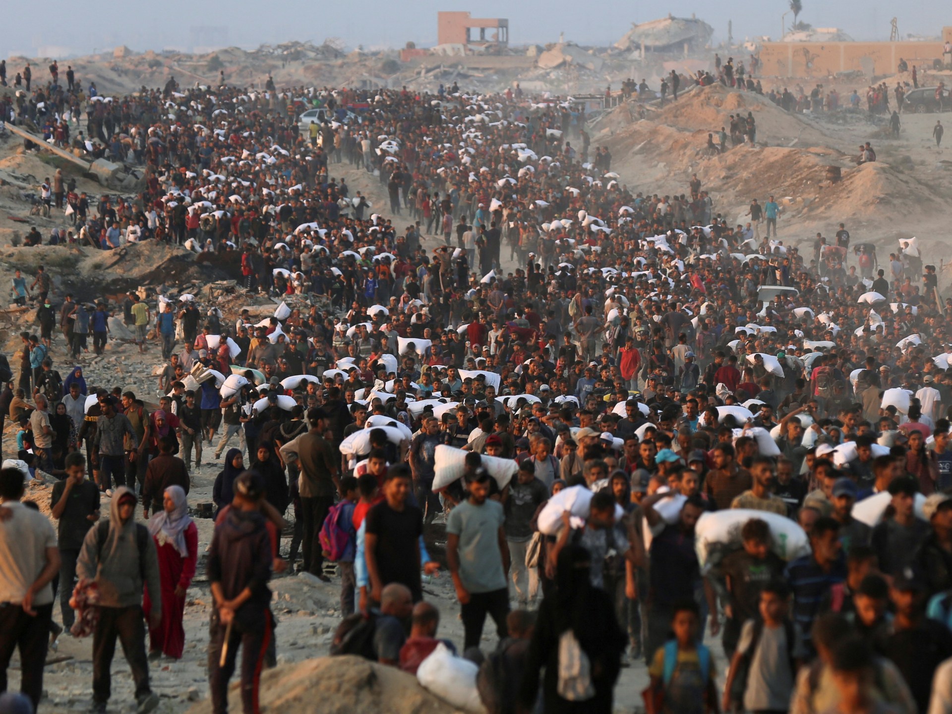 23 شهيدا بمجازر للاحتلال بينهم 16 من المجوّعين في غزة