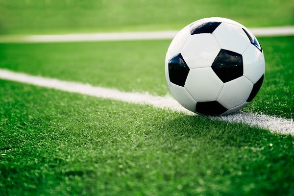 شطب لاعب كبير بسبب إعتداءه على حكم
