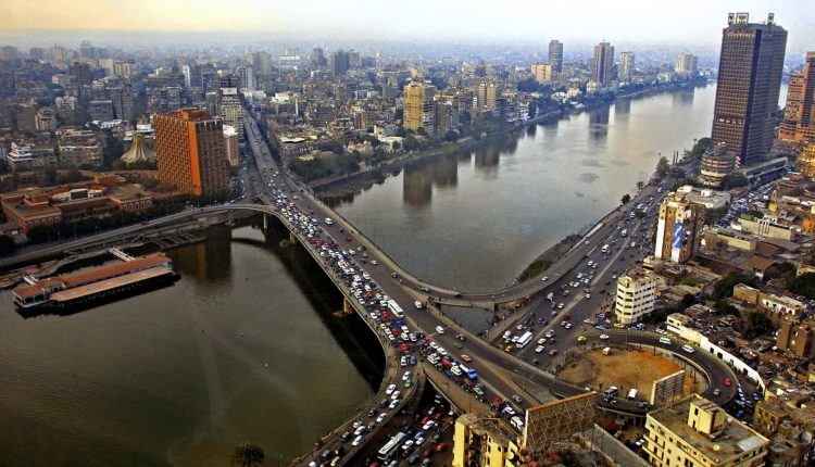 حادثة مروّعة في مصر.. سيّدة تطيح بأسرة كاملة