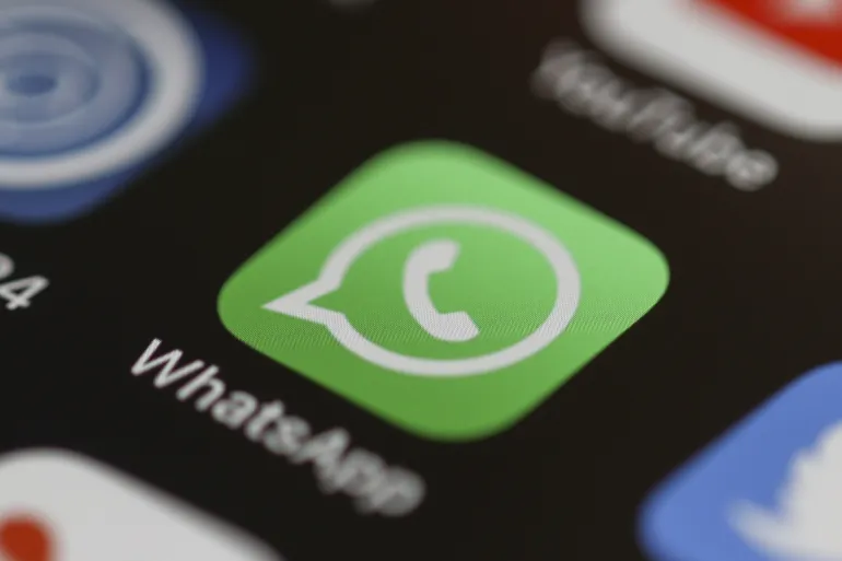 ميتا تعبر عن قلقها من مطالبة إيران مواطنيها بالتوقف عن استخدام واتساب
