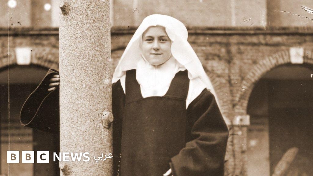 وردة المسيح الصغيرة: من هي القديسة تريز الطفل يسوع وما سر "الزهرة البيضاء" على قبر البابا فرنسيس؟