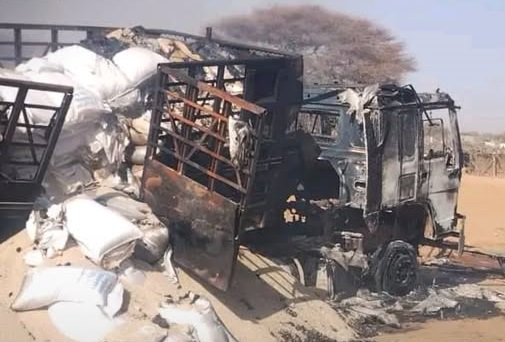 نهب ما تبقى من قافلة المساعدات الأممية في منطقة الكومة
