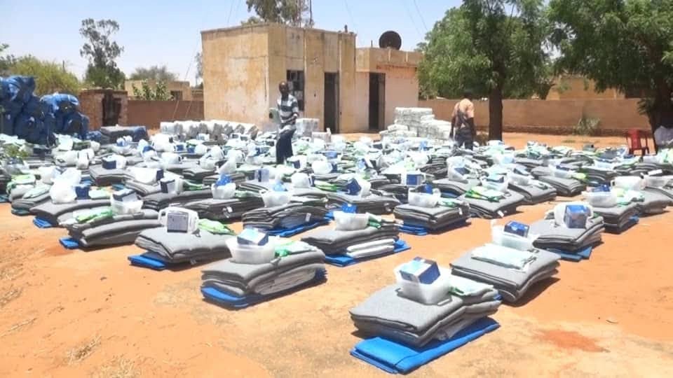 إيصال حزم إغاثة إلى 2400 عائلة في مدينتي الرهد والأبيض