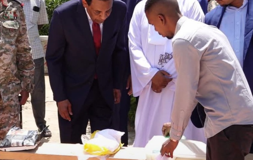 بعد ضبطية كبيرة.. رئيس الوزراء يدعو لإيقاع أقصى العقوبات بحق مهربي الممنوعات