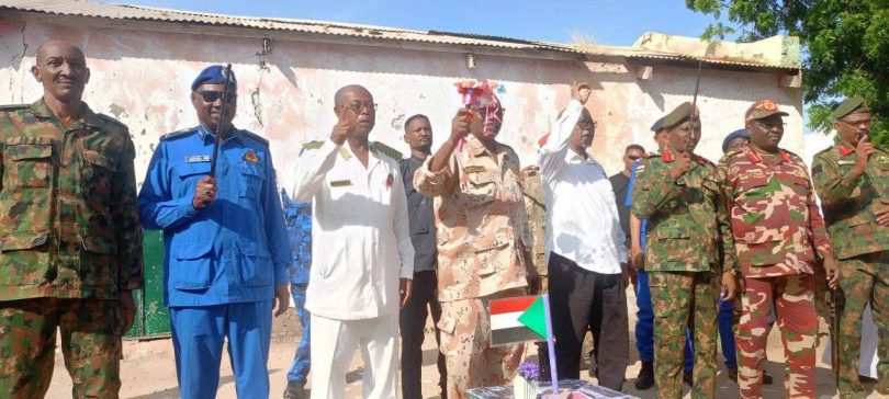 والي سنار يقرع جرس انطلاقة امتحانات الشهادة الابتدائية بالولاية