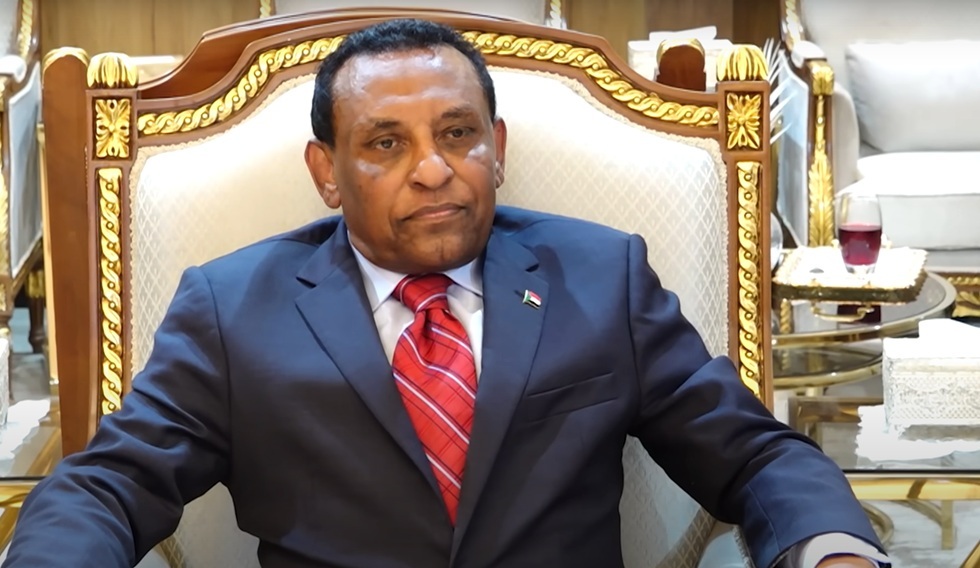 السودان.. رئيس الوزراء كامل إدريس يحل الحكومة