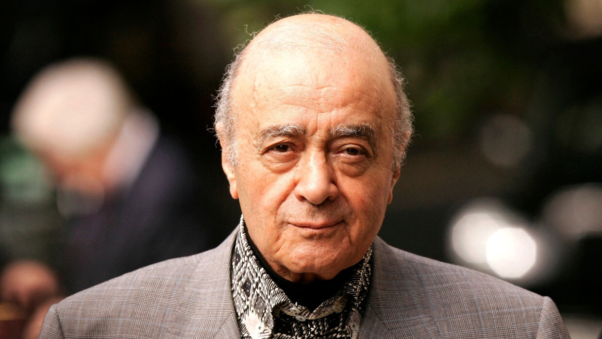 إذا خلعت ملابسك فاحتمال كبير أنه كان يراقبك.. كتاب يفضح ممارسات الملياردير المصري محمد الفايد لعقود!