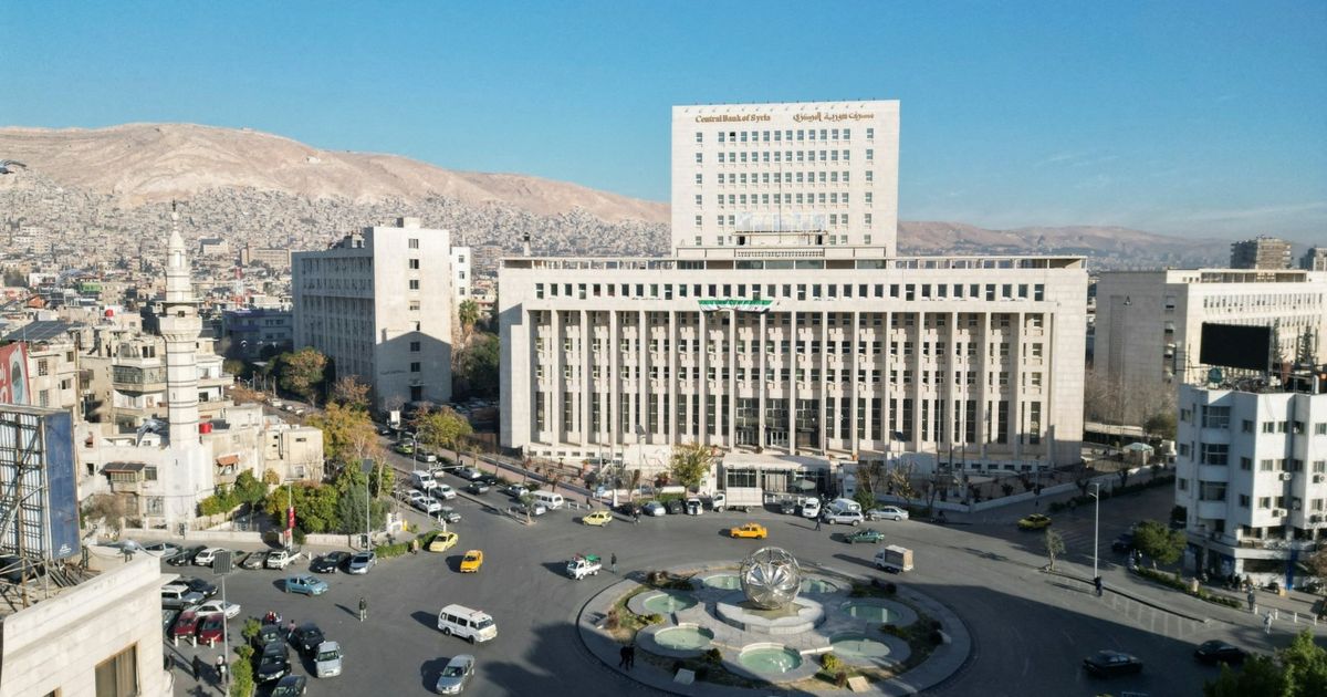 ترمب يعتزم توقيع أمر تنفيذي يتعلق بتخفيف العقوبات على سوريا