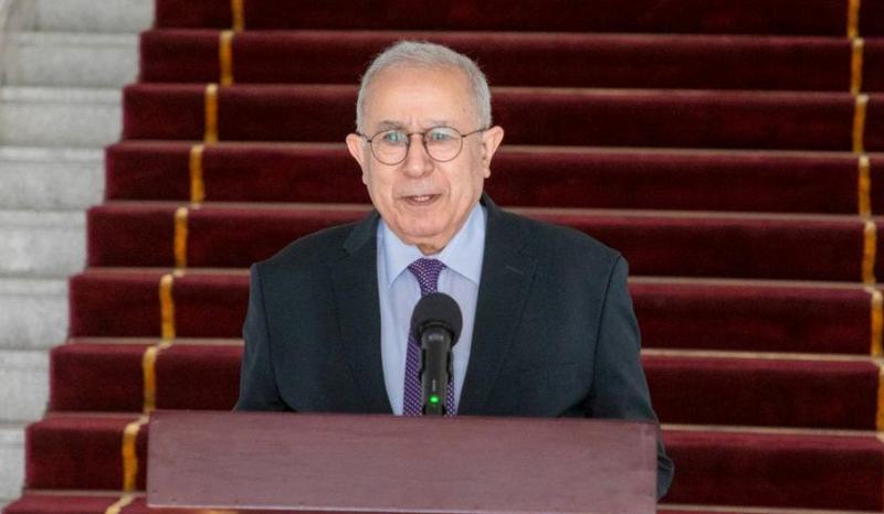 سودانيون يطلبون من «غوتيريش» الإطاحة بـ«لعمامرة»