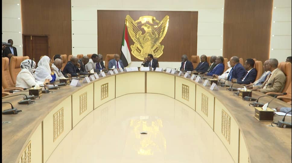 السودان :كامل إدريس يعلن حل الحكومة و تكليف أمناء الوزارات