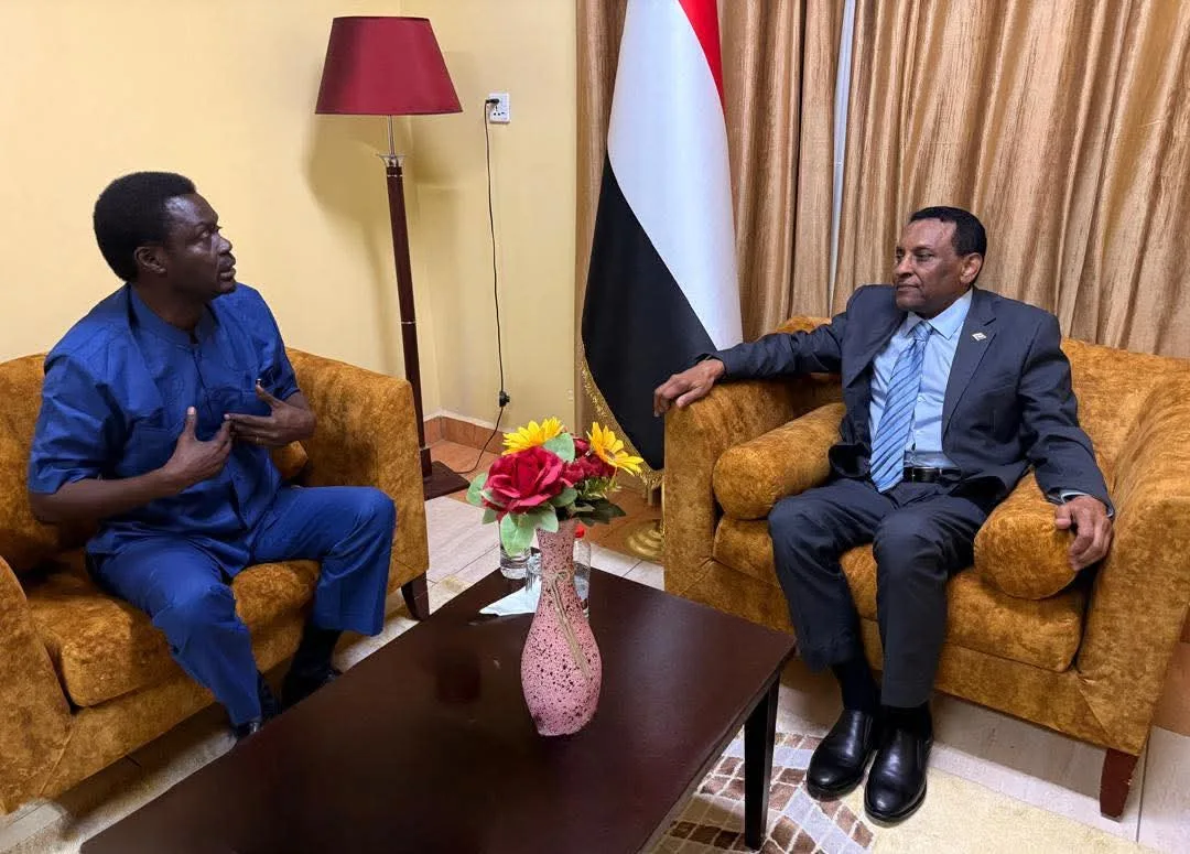 كامل إدريس يلتقي مناوي