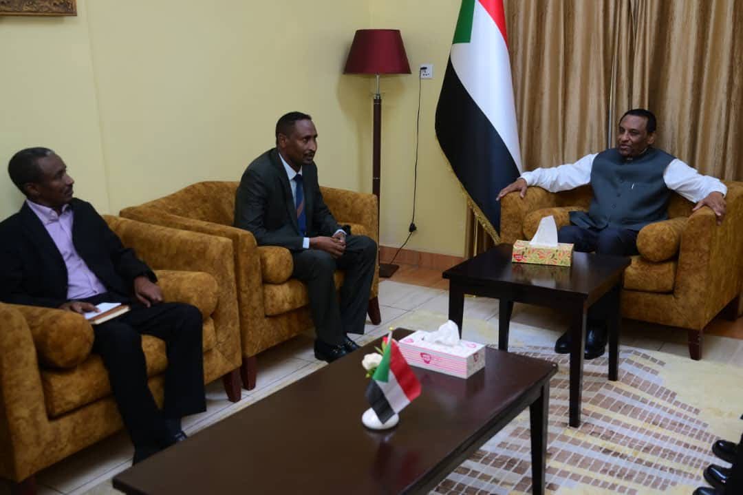 كامل إدريس يفتح جبهة التعبئة الشعبية لدعم الجيش في حرب الكرامة