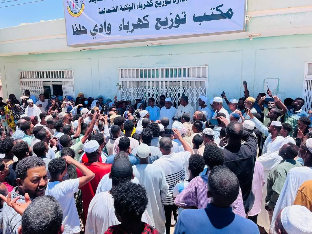 وقفات احتجاجية بوادي حلفا رفضاً لبرمجة قطوعات الكهرباء