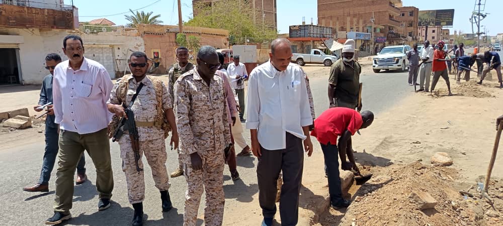 والي الخرطوم يتفقد مجهودات هيئة الطرق والجسور ومصارف المياه لإعادة تأهيل شارعي الموردة والأربعين