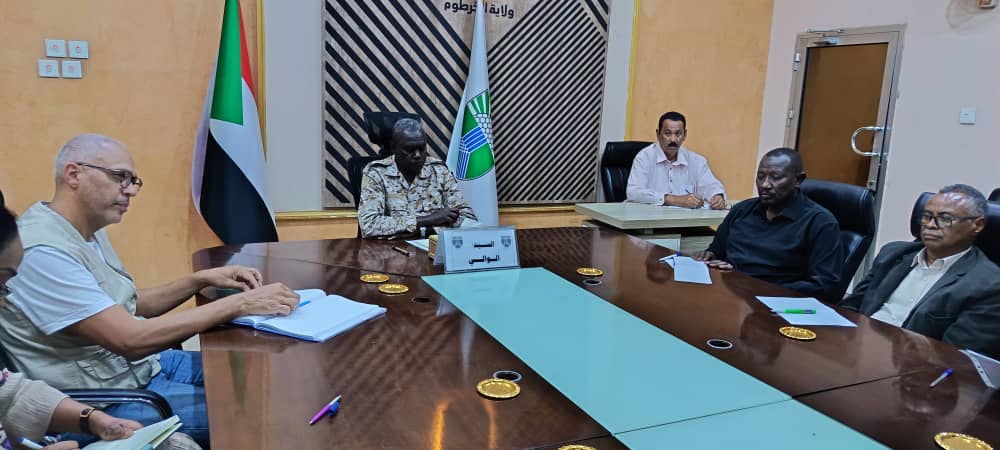 والي الخرطوم يبحث مع برنامج الغذاء العالمي تقديم المزيد من الدعم الغذائي ويدعو للمساهمة الأممية لإعمار المرافق الخدمية