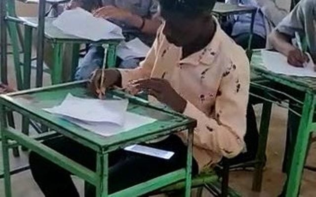 الإعلان عن امتحان بديل للطلاب السودانيين اللاجئين في تشاد