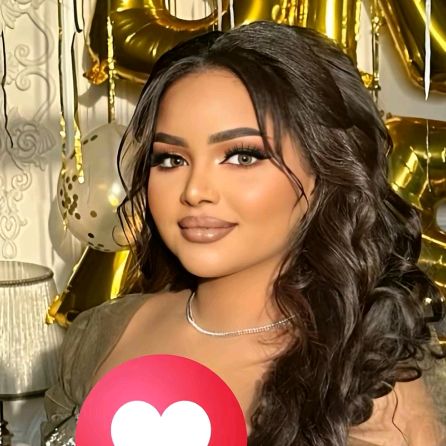 شاهد بالفيديو.. كشفت عن مجال دراستها وطبيعة عملها بالقاهرة.. عروس الموسم الحسناء “حنين” محمود عبد العزيز تخطف الأضواء في أول ظهور لها مع عمها الممثل وتوأمها “حاتم”