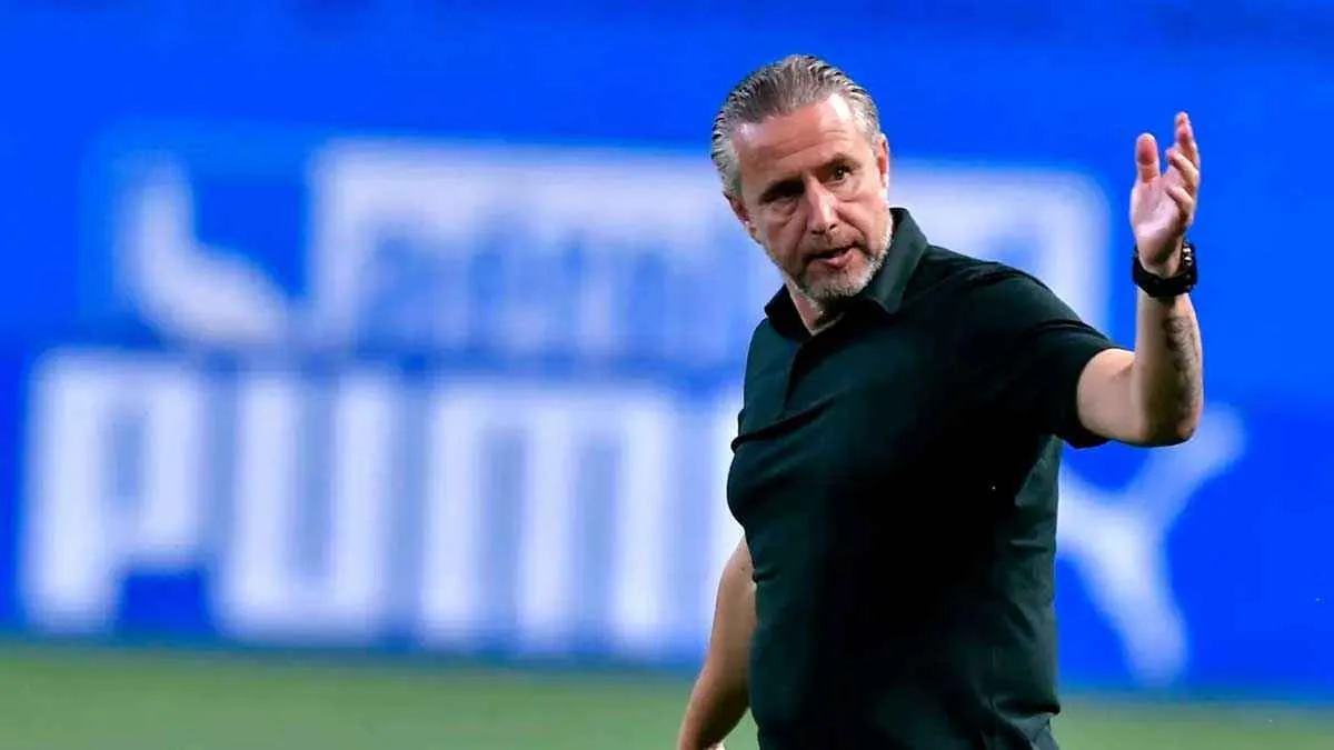 مدرب الهلال السعودي والأهلي السابق يقود الهلال السوداني