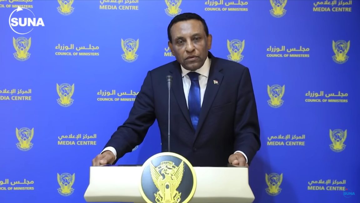 كامل إدريس: الأولوية هي القضاء على التمرد