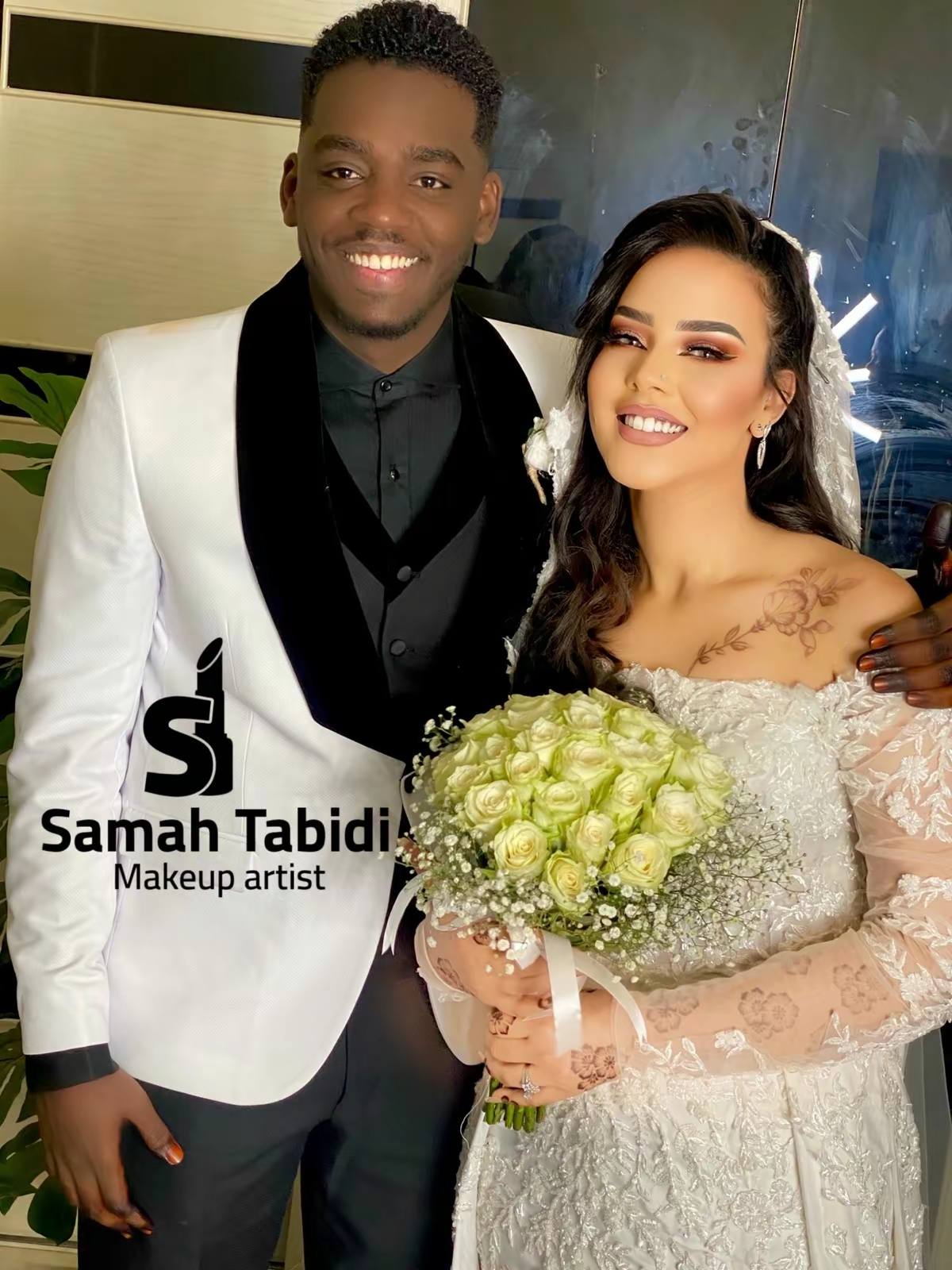 شاهد بالصورة.. بعد زواج أسطوري.. أنباء عن إنفصال الفنان السوداني مأمون سوار الدهب عن زوجته الحسناء ونشطاء يسربون تغريدة لها: (لا يمثلني وعلاقتي به انتهت وإجراءات الطلاق في المحكمة)