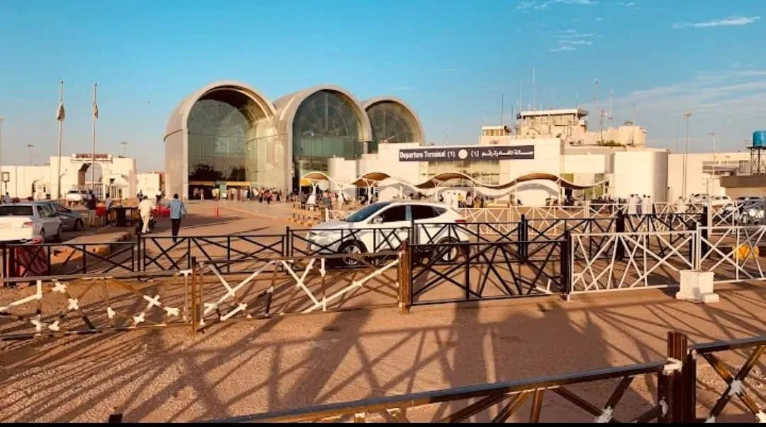 مطار الخرطوم بين غابات الأسمنت والسلامة الجوية ومقترح نقل القيادة العامة للجيش