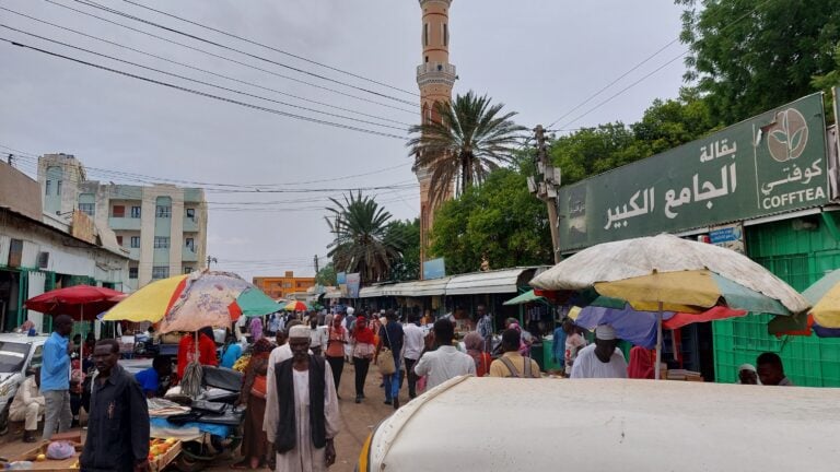 إغلاق سوق حيوي في نيالا بجنوب دارفور بعد أعمال نهب
