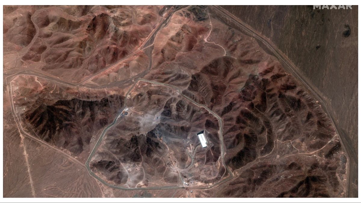 الولايات المتحدة تخطط لعقد محادثات نووية مع إيران في أوسلو الأسبوع المقبلتخطط الولايات المتحدة لعقد أول محادثات مباشرة مع إيران منذ الضربات الأخيرة على منشآتها النووية، إذ من المرجح أن يجتمع المبعوث الأميركي ستيف ويتكوف مع وزير الخارجية الإيراني عباس عراقجي في أوسلو الأسبوع المقبل.اقرأ المقال كاملا