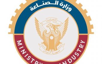 وزيرة الصناعة تتسلم المهام من وزير التجارة والتموين السابق