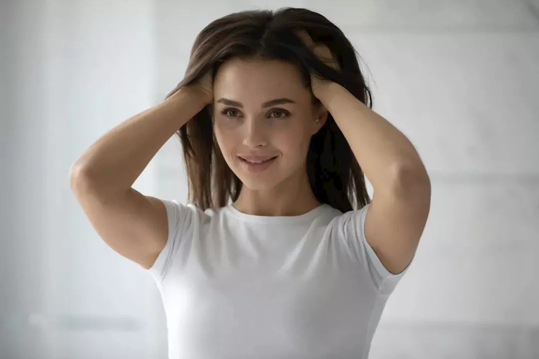 أخطاء تضر بصحة الشعر.. احذرها