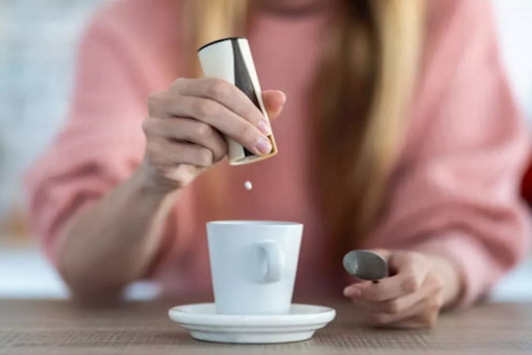 خبير تغذية تحذر: هذه أسوأ أنواع السكر الدايت لصحتك
