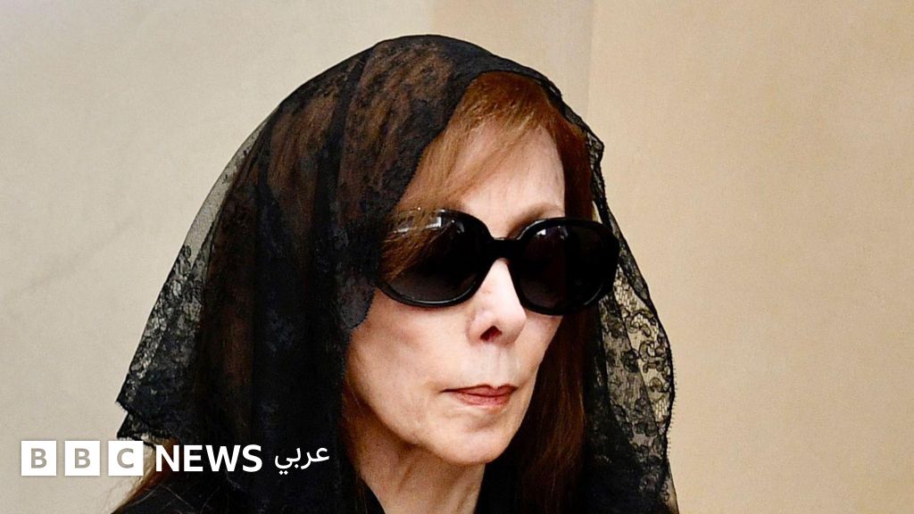 بحضور فيروز، محبو زياد الرحباني يودعونه من بيروت إلى مثواه الأخير