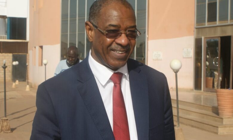 معتصم جعفر رئيساً لاتحاد الكرة والفيفا يقدم وعدًا للسودان