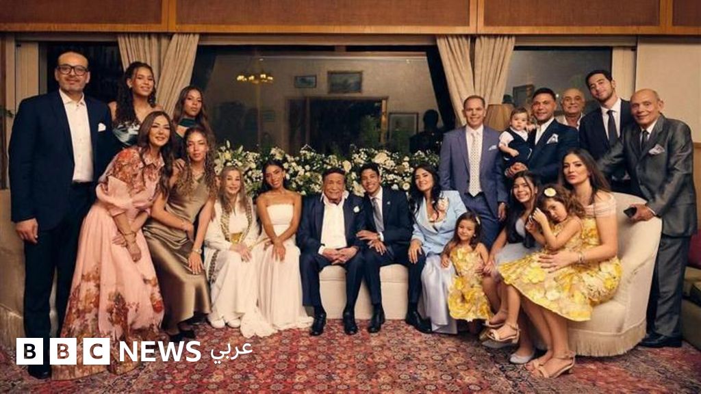 "النجم لا ينطفئ"، ظهور نادر للفنان عادل إمام يطلق تفاعلاً واسعاً على منصات التواصل الاجتماعي