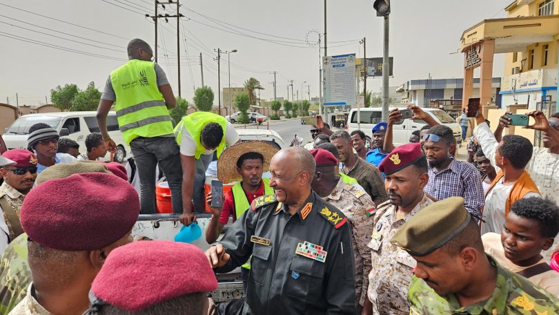 بالصور البرهان يتجول في بورتسودان وسط إجراءات أمنية ورسائل سياسية واضحة