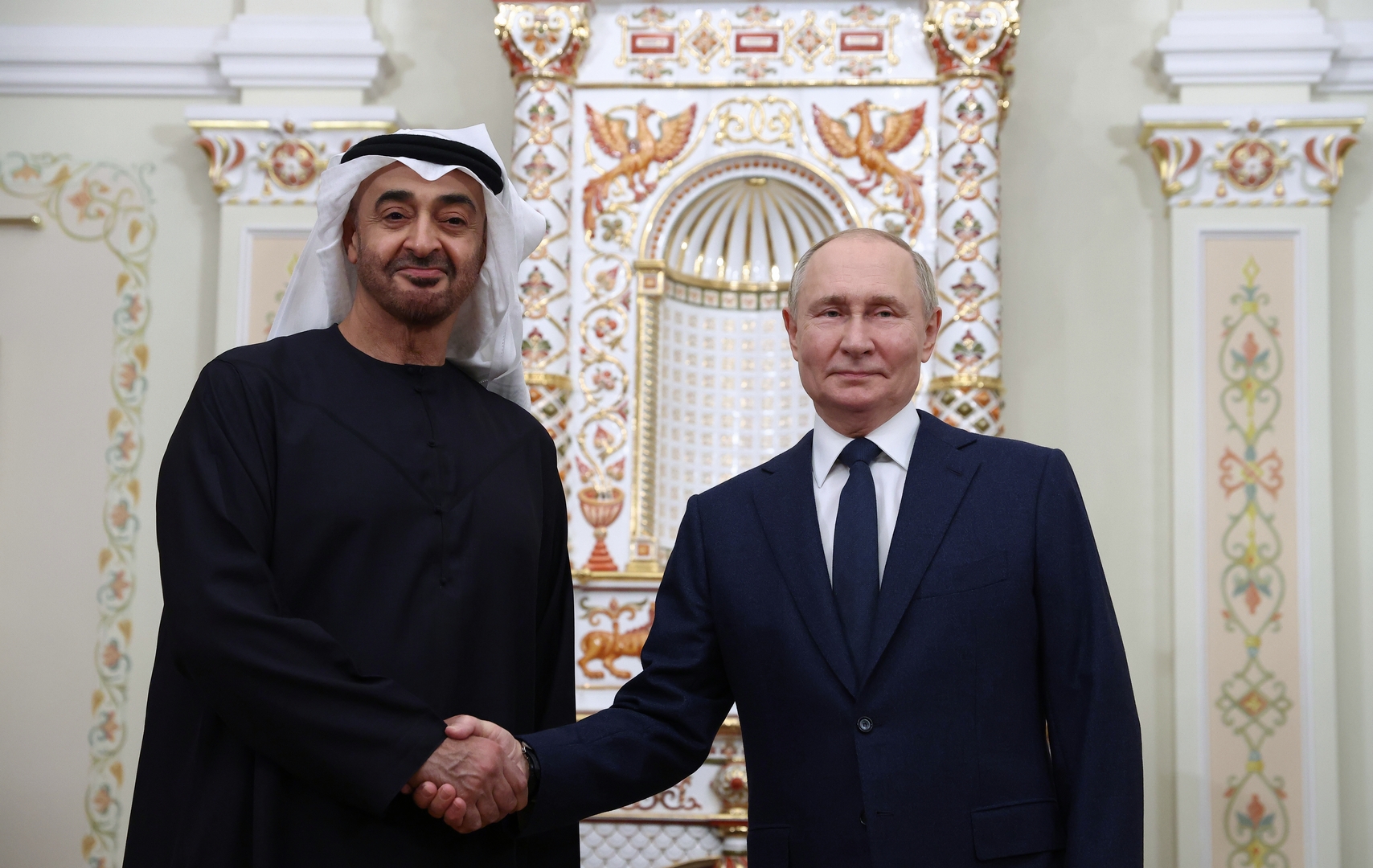 بوتين يصادق على اتفاق تجنب الازدواج الضريبي بين روسيا والإمارات
