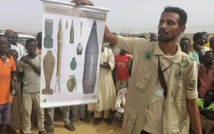 النجاح في إزالة 250 جسمًا قابلاً للانفجار بالنيل الأبيض