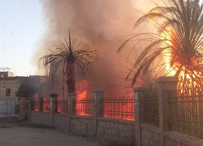 كارثة في بورتسودان.. حريق يلتهم 10 حظائر ويفتك بالماشية