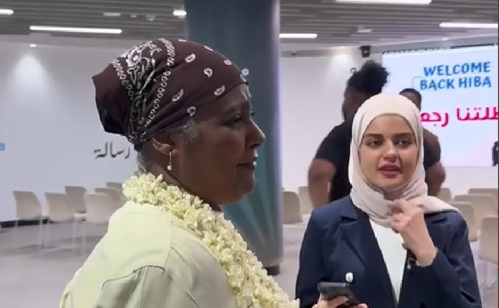 المذيعة السودانية هبة المهندس تثير الإعجاب بصمودها في مواجهة السرطان