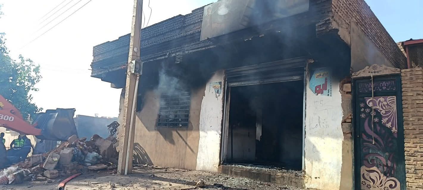 إنفجار مخزن للألعاب النارية والأدوات المكتبية بالثورة الحارة الرابعة ووفاة فرد من الدفاع المدني ومواطنة