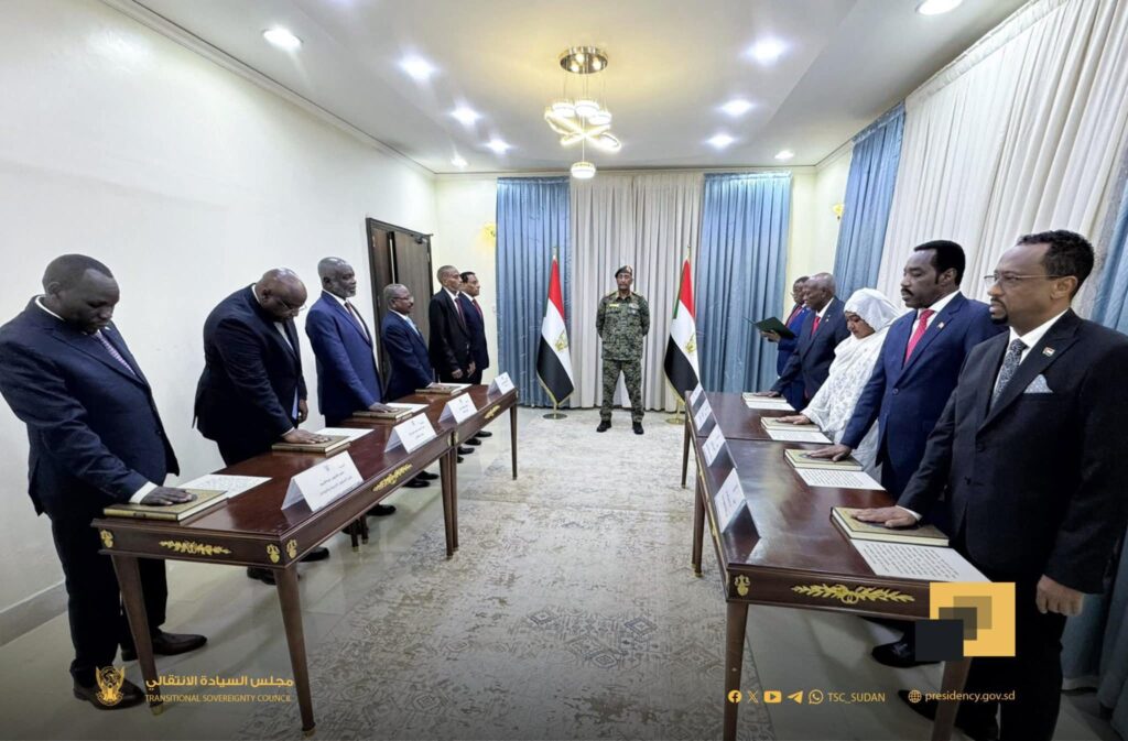 وزراء حكومة الأمل الجديدة يؤدون القسم أمام رئيس مجلس السيادة