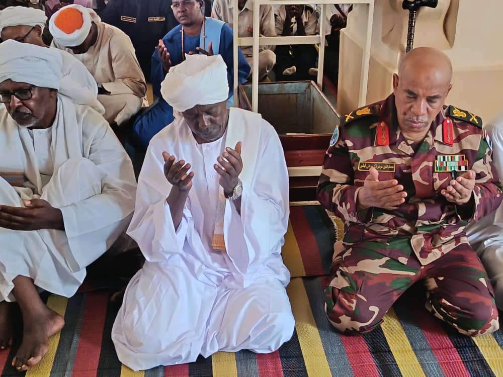 خلال إعادة إفتتاح مسجد الخرطوم الكبير بعد تأهيله والي الخرطوم :سندفع بقوات ضاربه مكونه من كل الأجهزة الأمنية والمواطن موعود بواقع مغاير يشعر فيه بالأمان