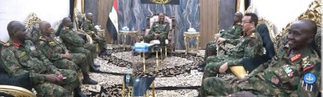 انعقد بمقر القيادة العامة ..البرهان و”هيئة الأركان”.. دلالات الزمان والمكان..!!
