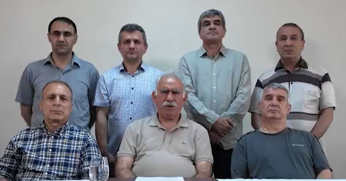 تركيا.. أوجلان يعلن انتهاء كفاح الأكراد المسلح وأردوغان يعد بـ"تطورات إيجابية"