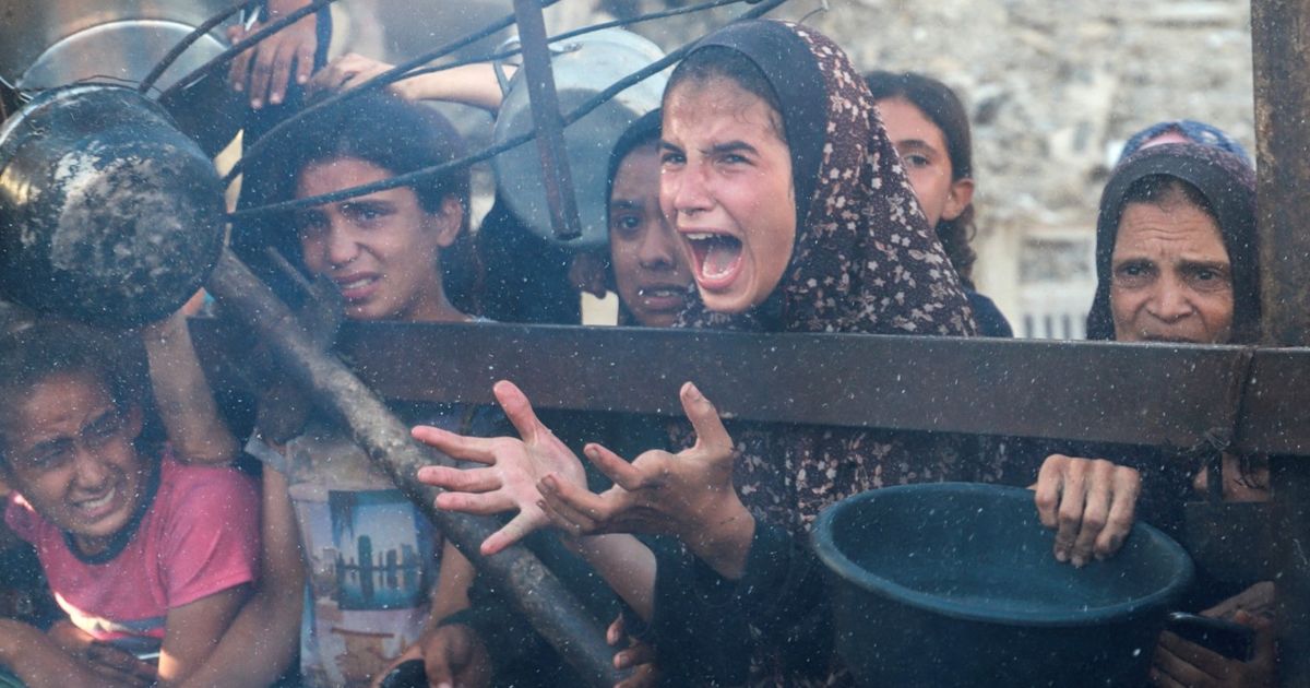 المساعدات "عقبة" في مفاوضات غزة.. والانسحاب الإسرائيلي محور جولة جديدة