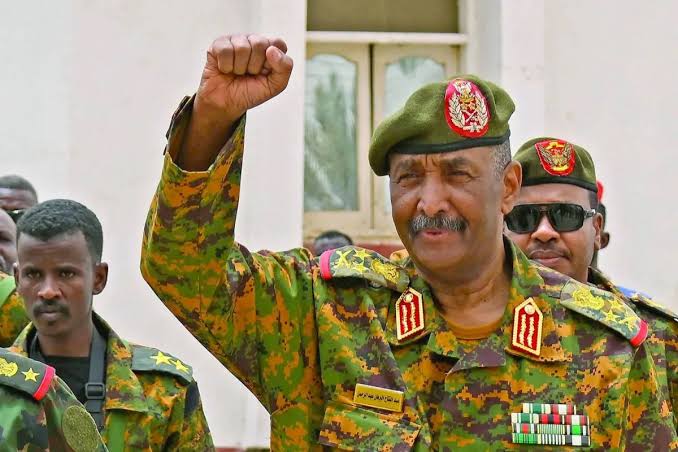 البرهان يشكل لجنة عليا لتطبيع الحياة والخدمات بولاية الخرطوم