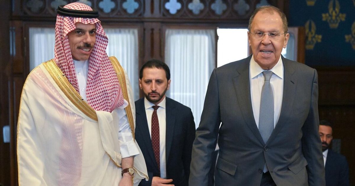 وزير الخارجية السعودي في موسكو: الأولوية لوقف حرب غزة.. وندعو لنهج تفاوضي مع إيران